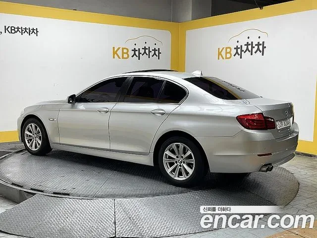 BMW 5-Series F10, 2010 — фото 2