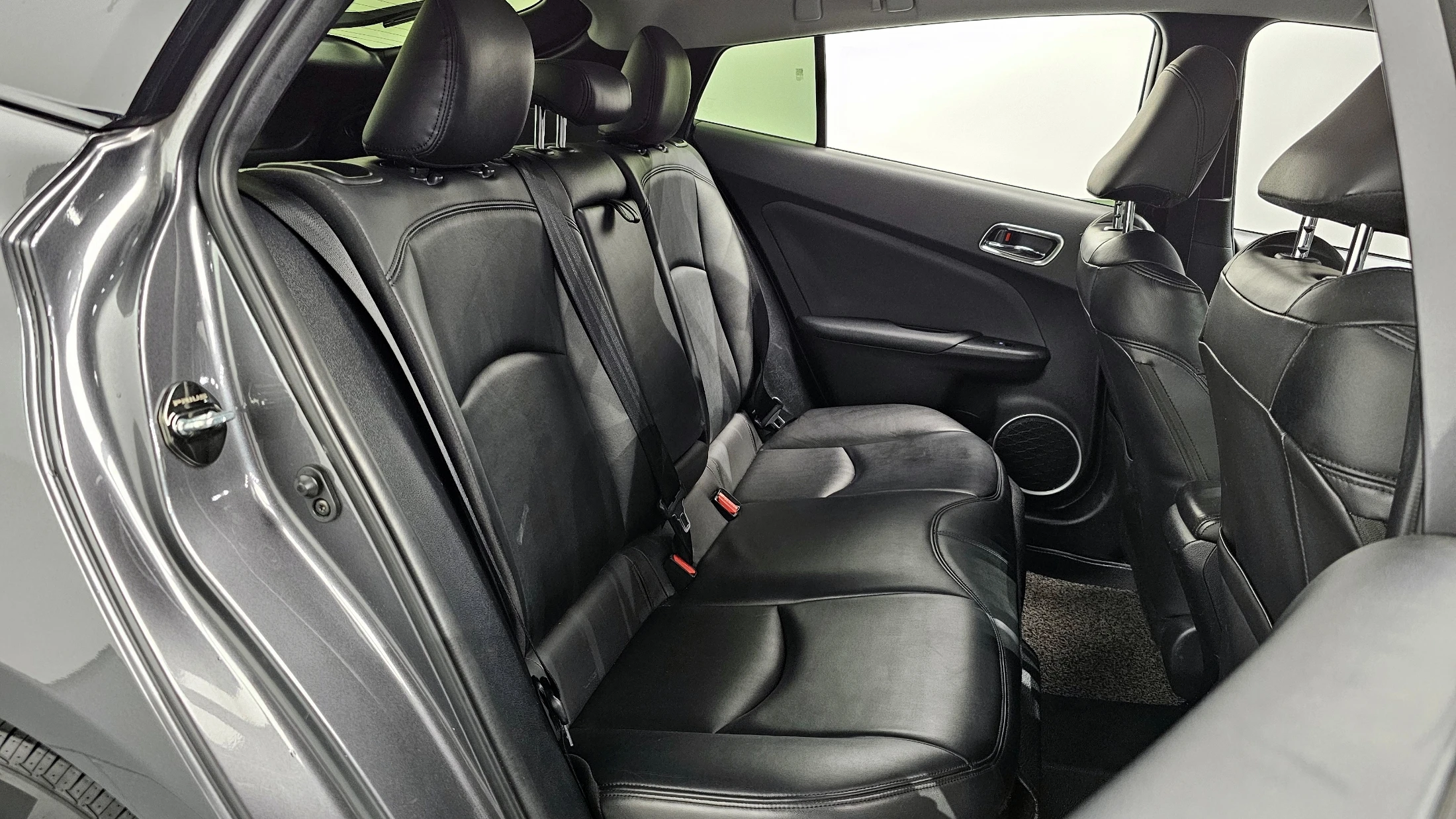 Toyota Prius, 2018 — фото 12