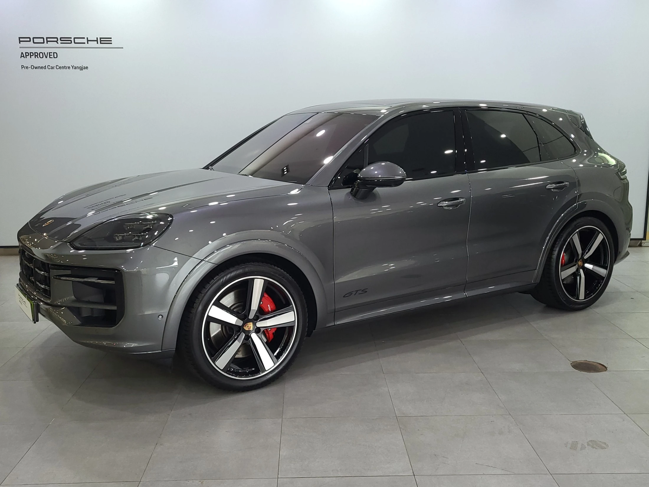 Porsche Cayenne PO536