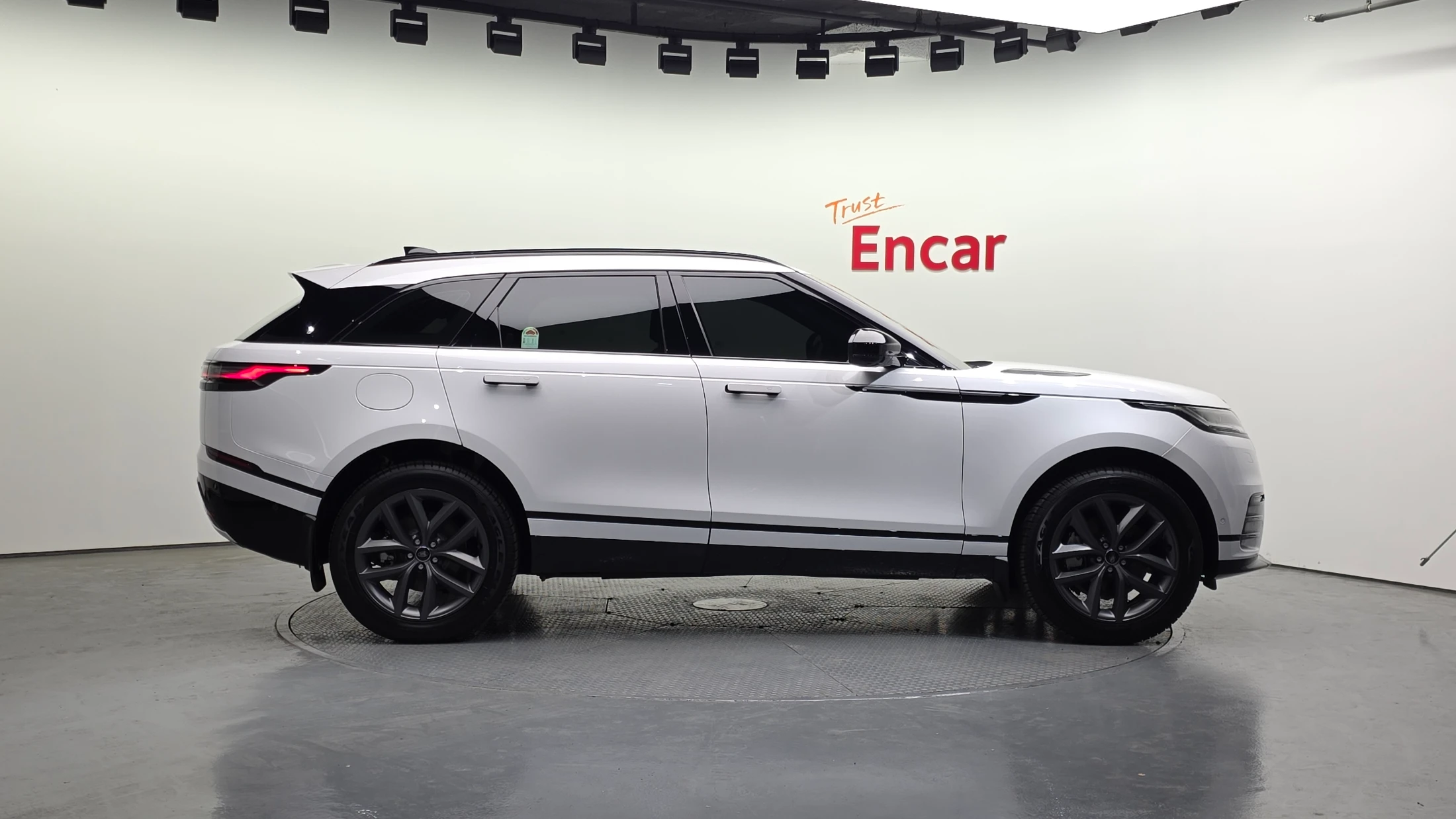 Land Rover Range Rover Velar Range Rover Bella, 2026 — фото 5