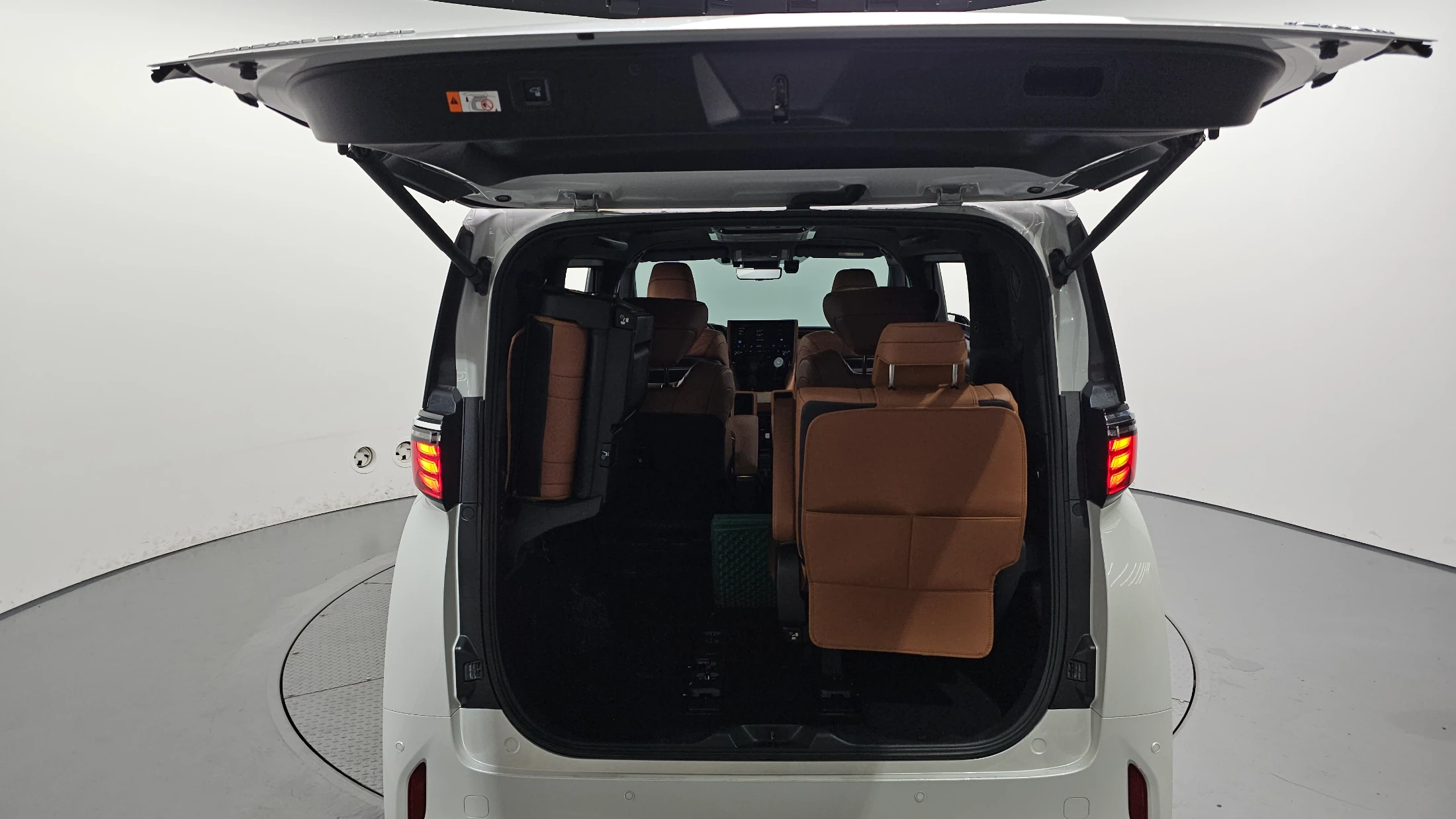 Toyota Alphard Alpad, 2025 — фото 20