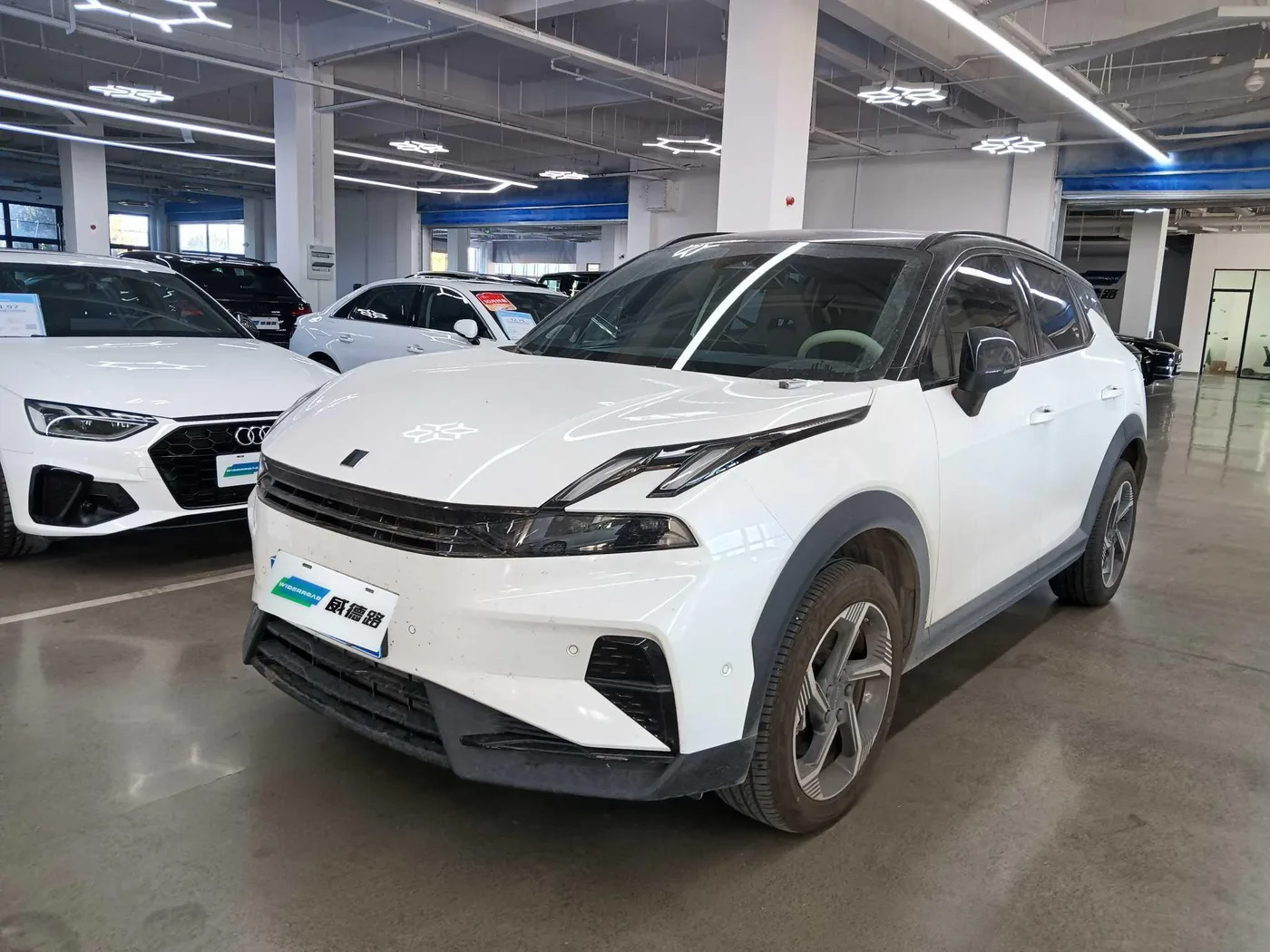 Lynk & Co 06
