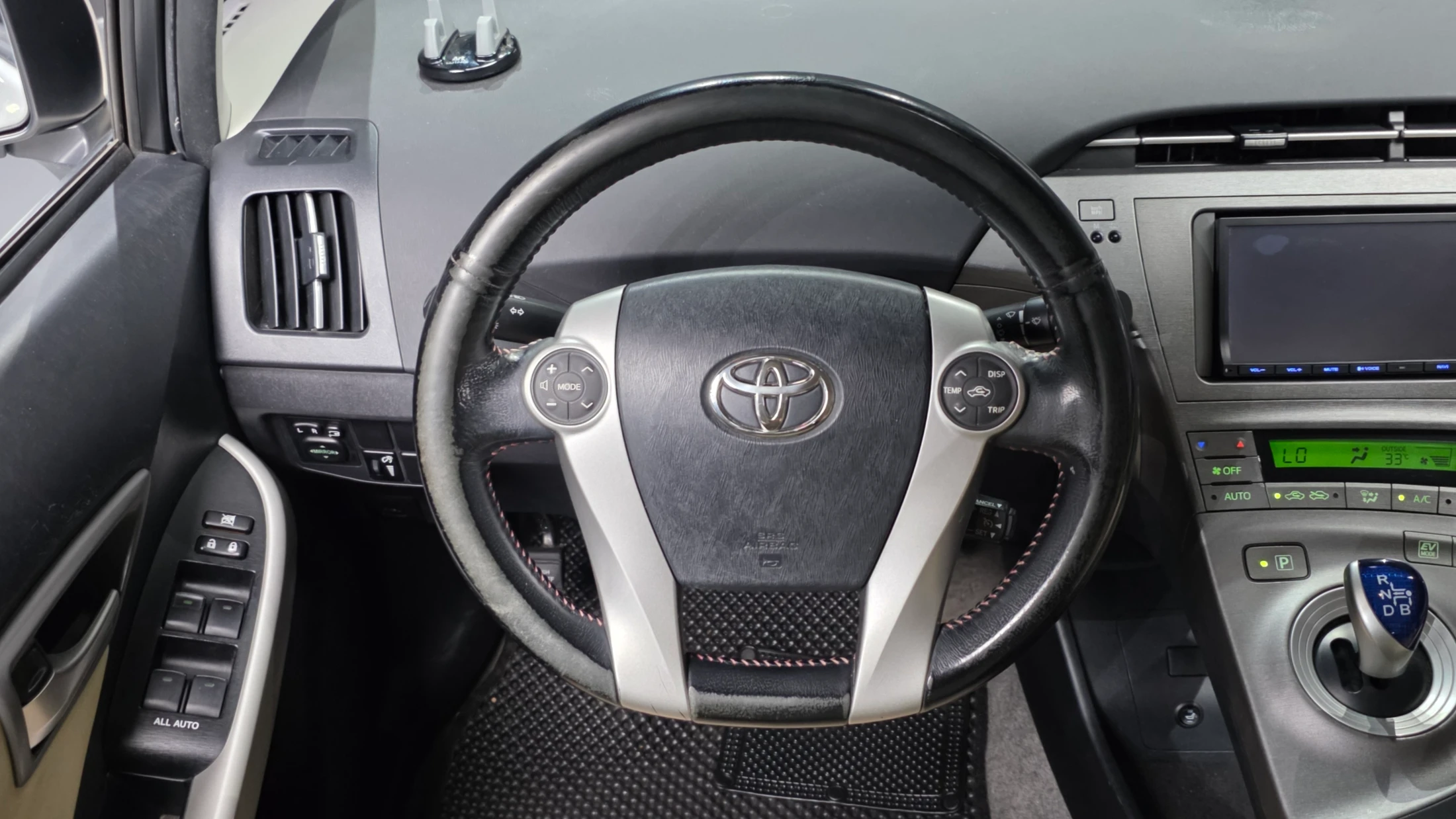 Toyota Prius, 2014 — фото 13