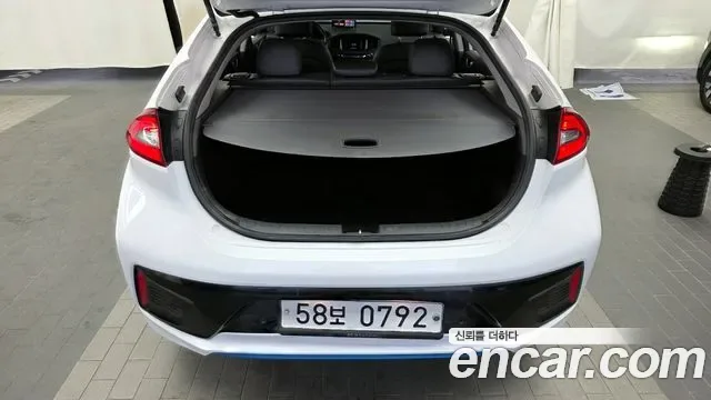 Hyundai Ioniq Ionic Hybrid, 2016 — фото 20