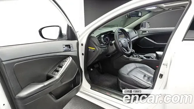 Kia K5 Hybrid, 2013 — фото 11