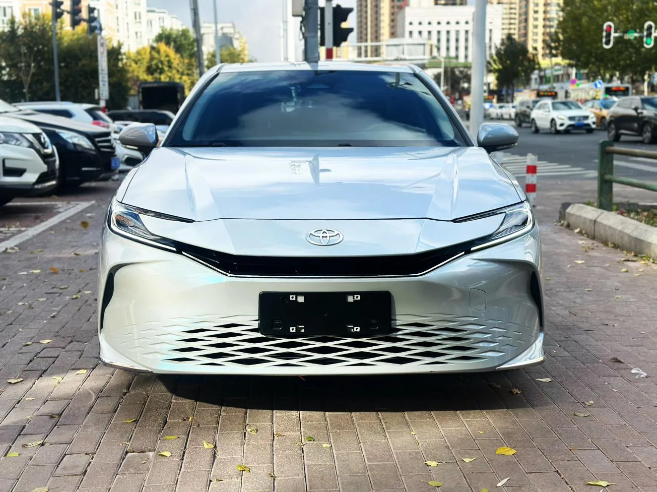 Toyota Camry, 2024 — фото 2