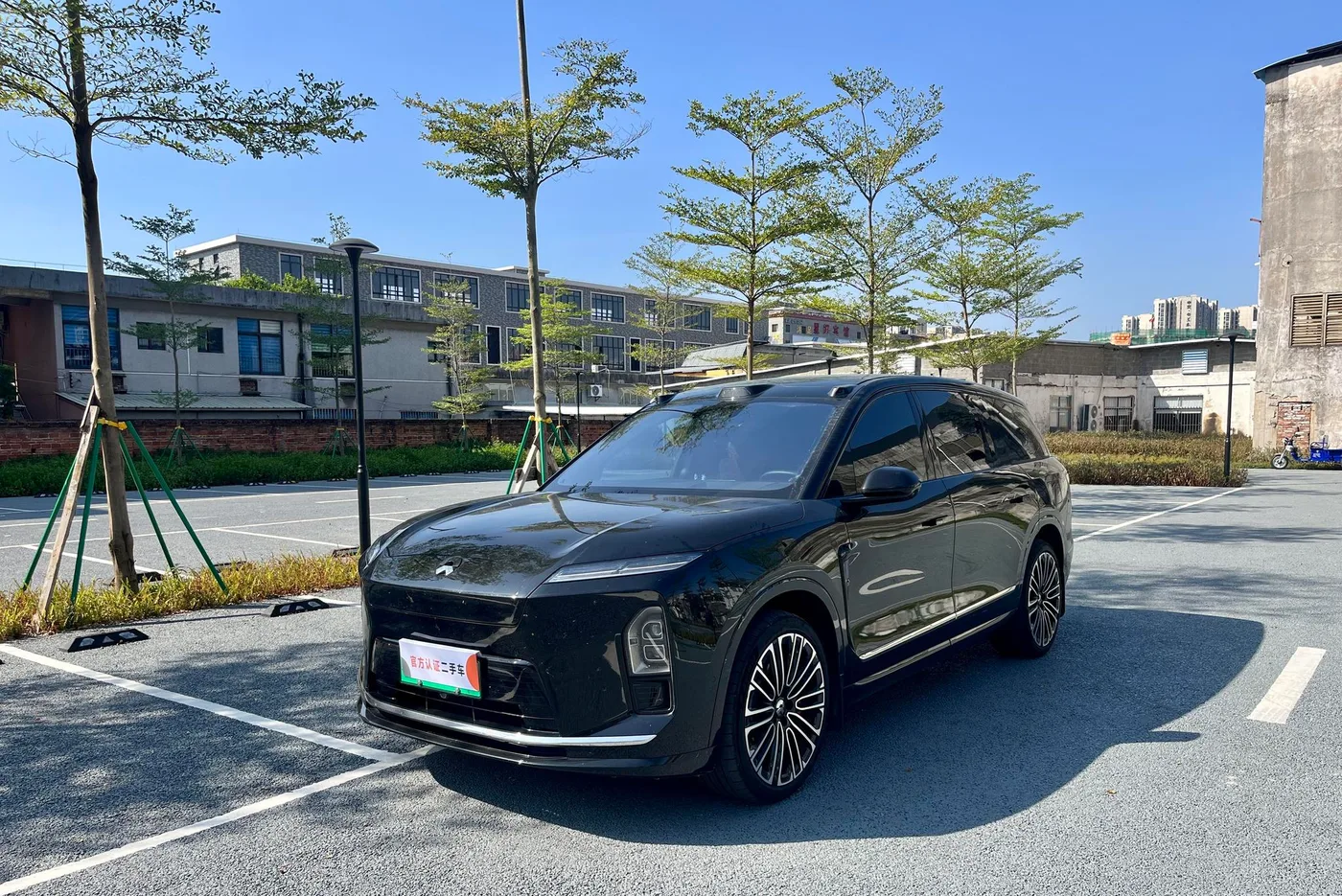 NIO ES8