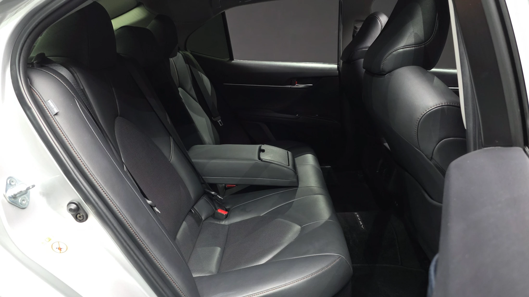 Toyota Camry xv70, 2017 — фото 12