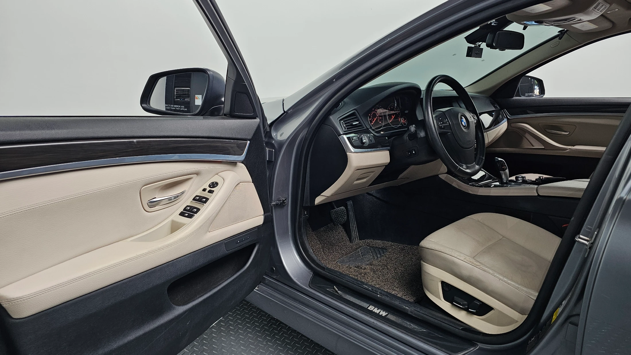 BMW 5-Series F10, 2012 — фото 10