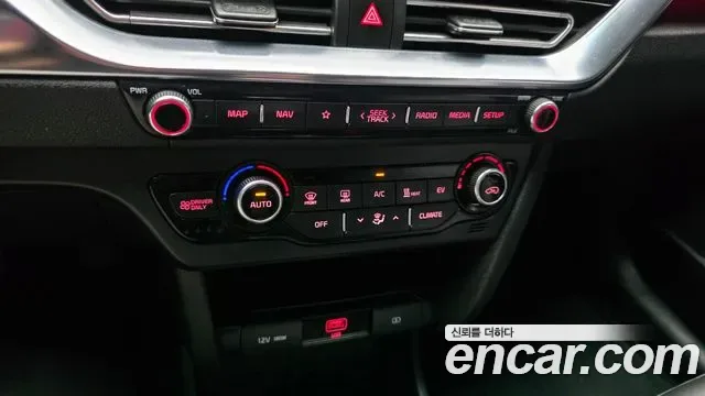 Kia Niro Plus, 2022 — фото 17