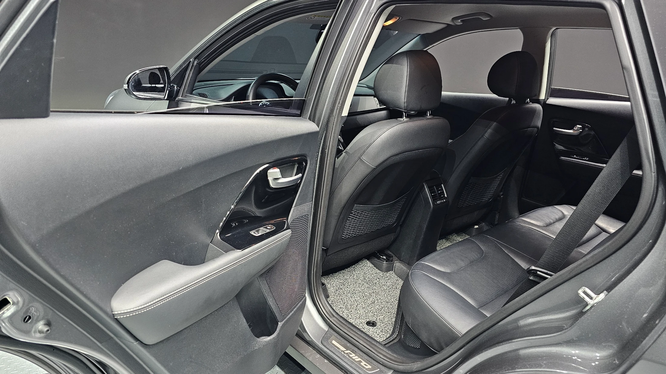 Kia Niro, 2017 — фото 30