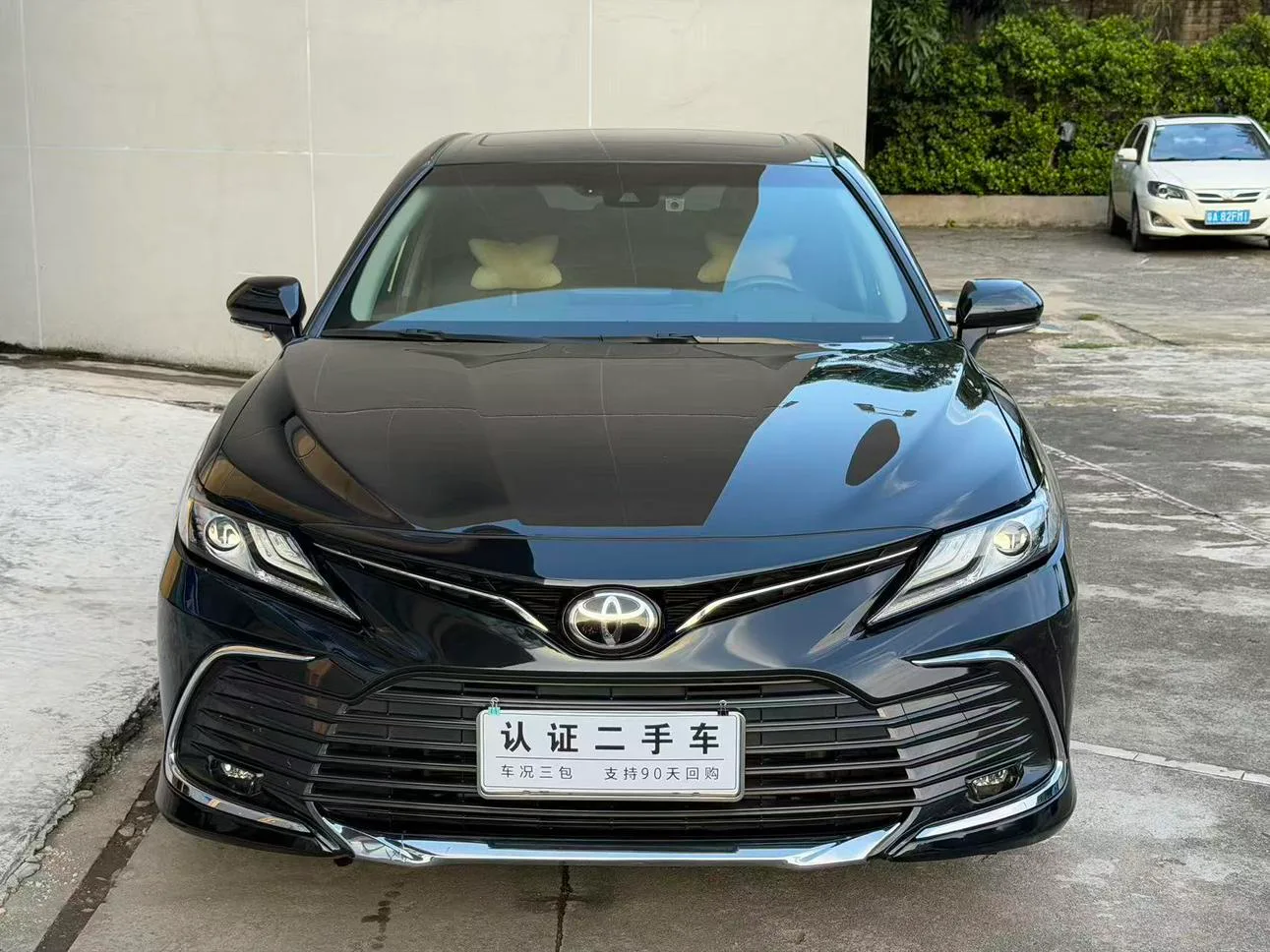 Toyota Camry, 2023 — фото 2