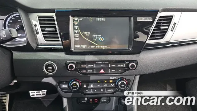 Kia Niro, 2016 — фото 16