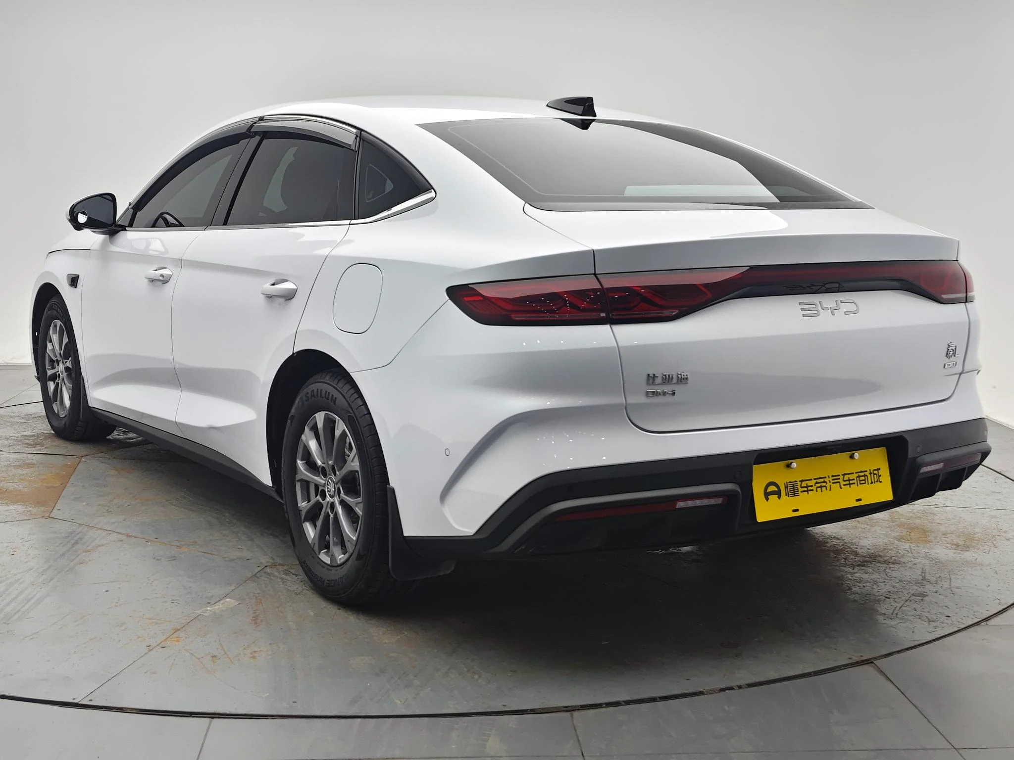 BYD Qin L DM, 2025 — фото 5