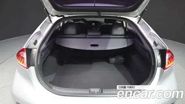 Hyundai Ioniq Ionic Electric, 2017 — фото 20