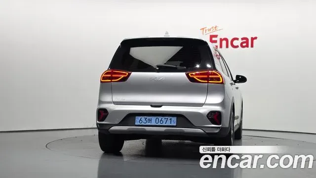 Kia Niro Plus, 2022 — фото 4