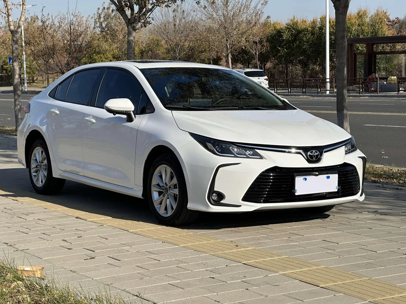Toyota Corolla, 2023 — фото 4