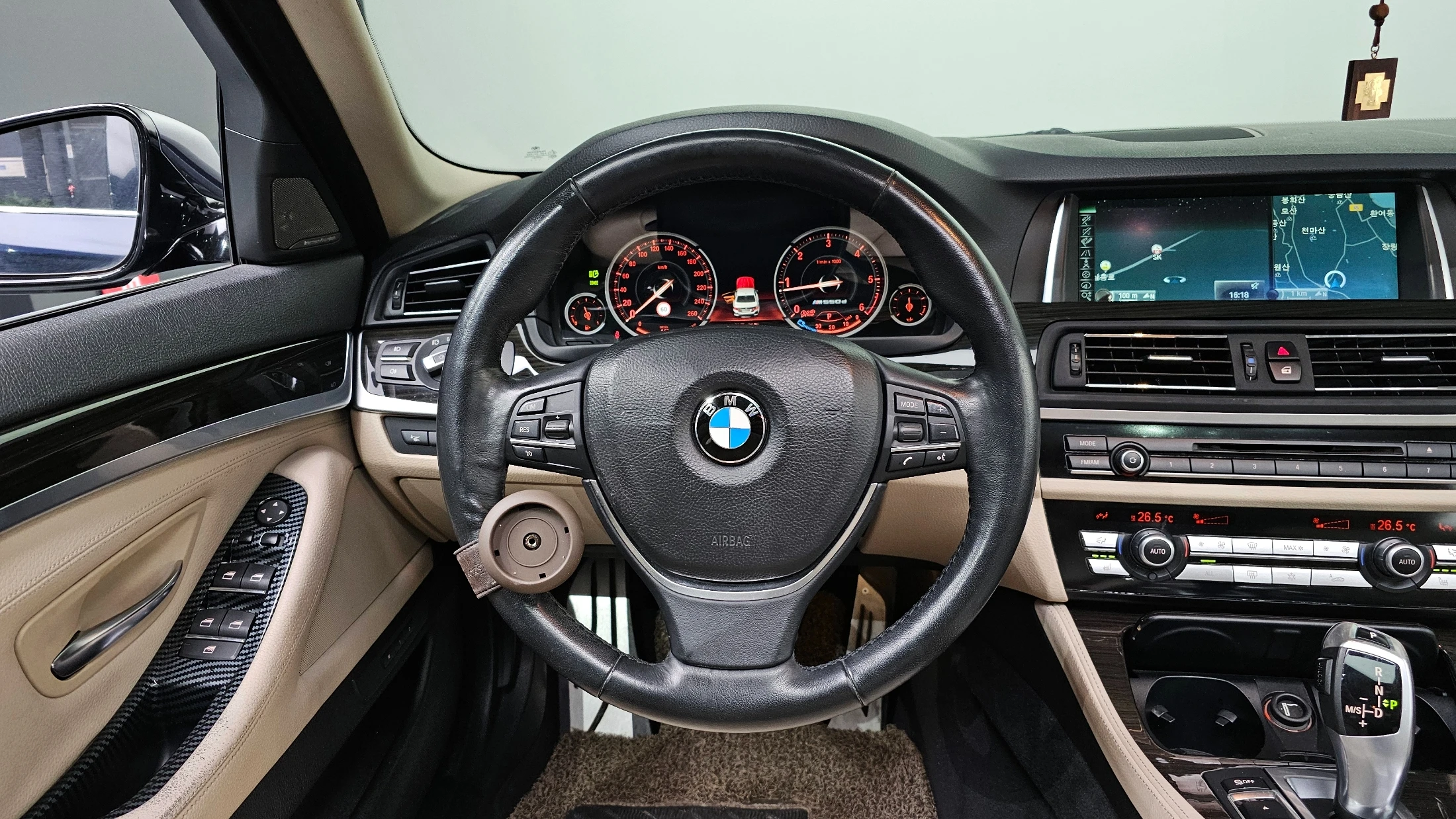 BMW 5-Series F10, 2013 — фото 13