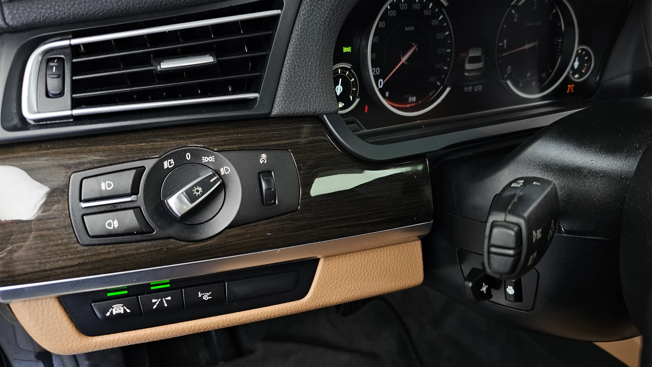 BMW 7-Series F01, 2012 — фото 14