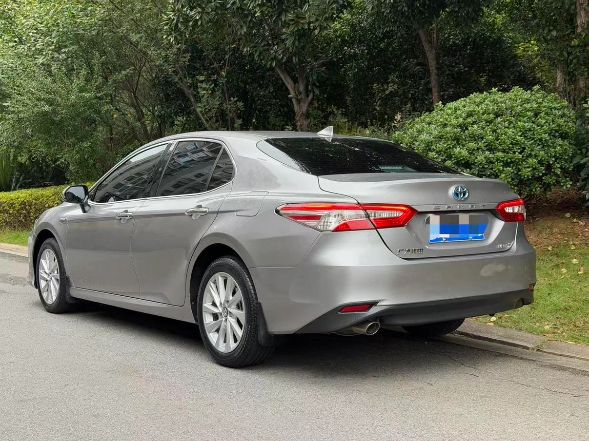 Toyota Camry, 2023 — фото 4