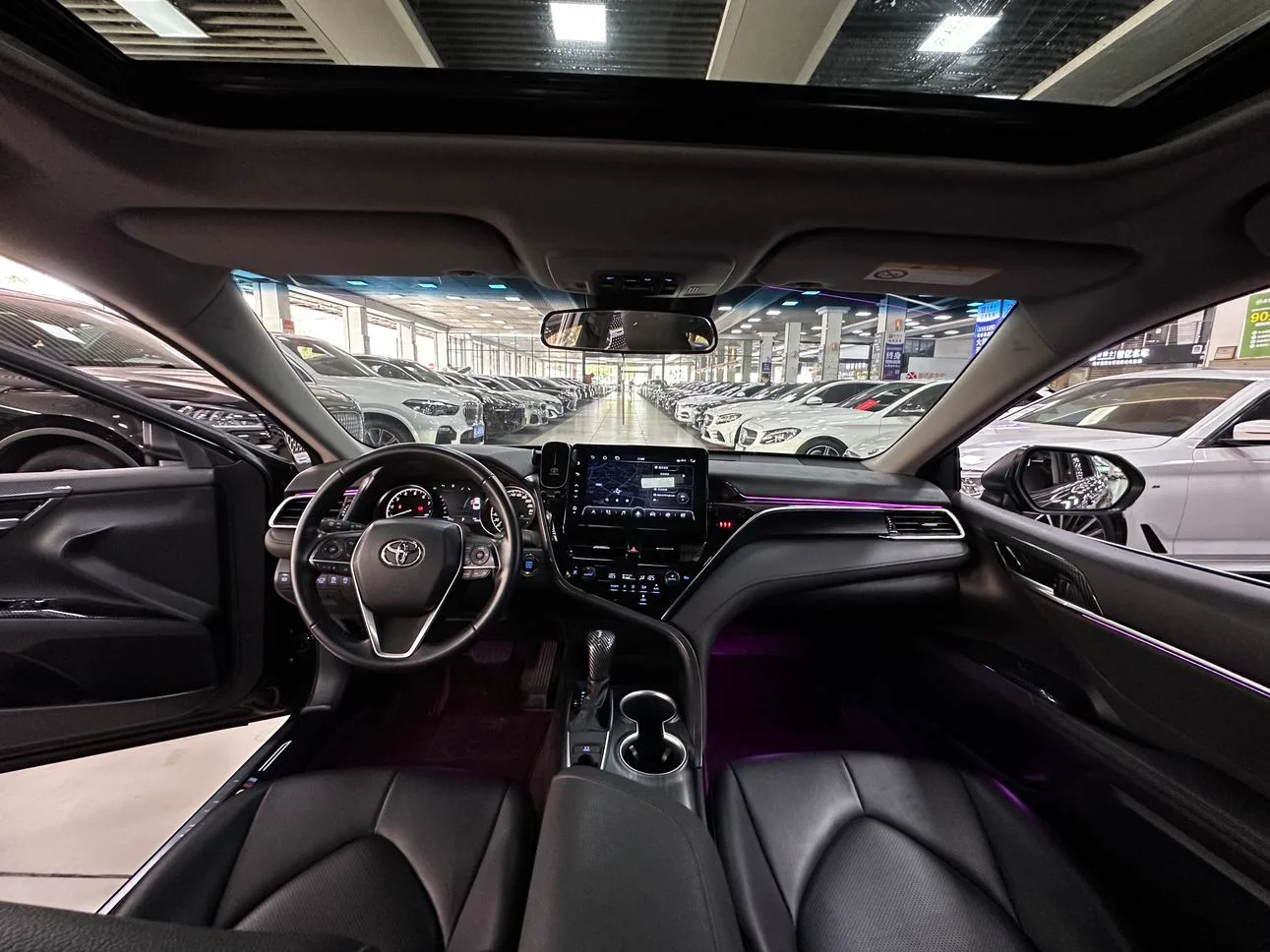 Toyota Camry, 2023 — фото 13