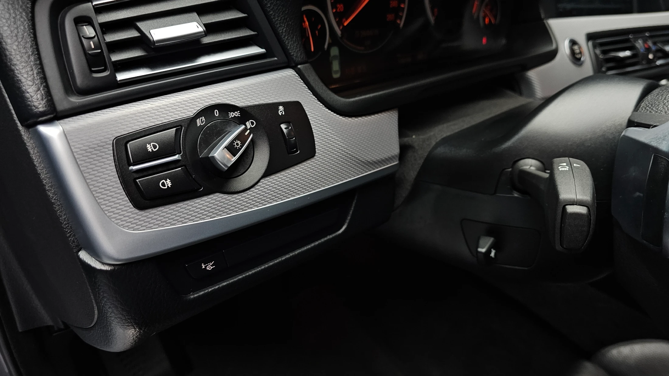 BMW 5-Series F10, 2012 — фото 13