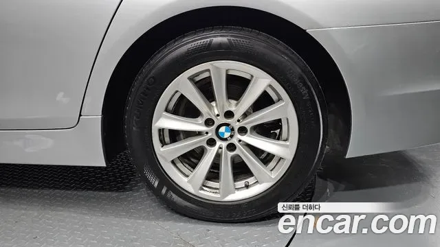 BMW 5-Series F10, 2011 — фото 22