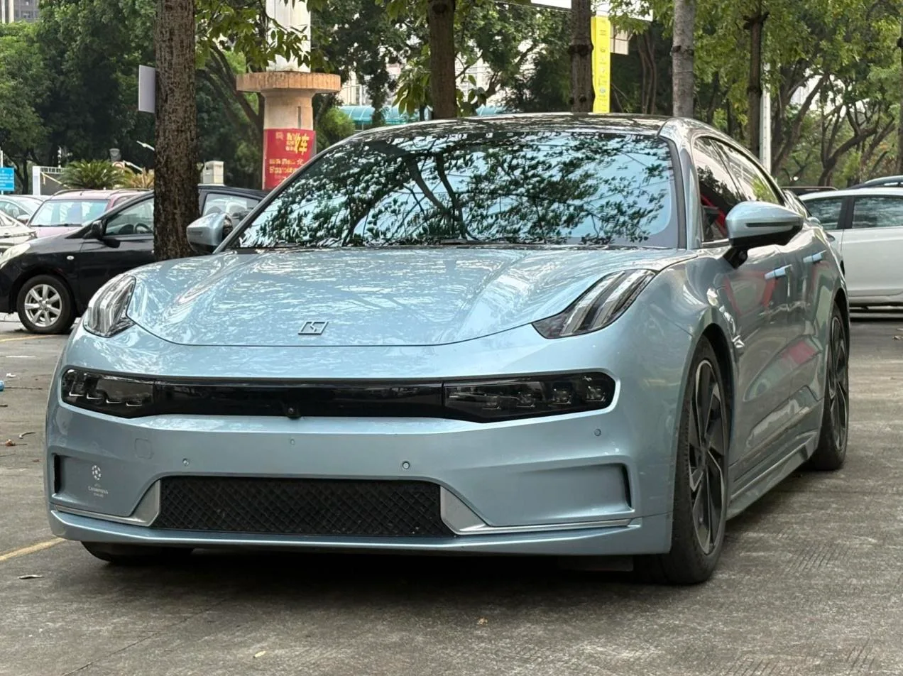 ZEEKR 001