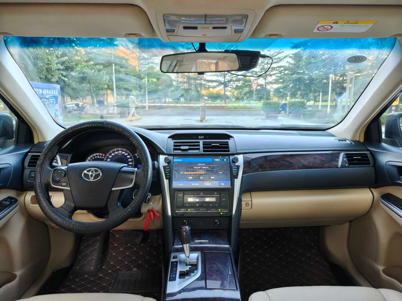 Toyota Camry, 2015 — фото 11