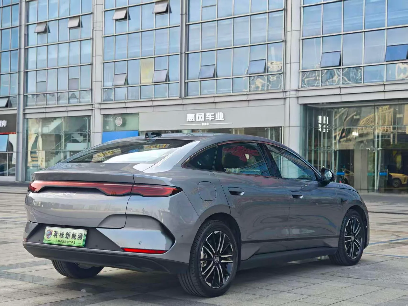 BYD Qin L EV, 2025 — фото 11