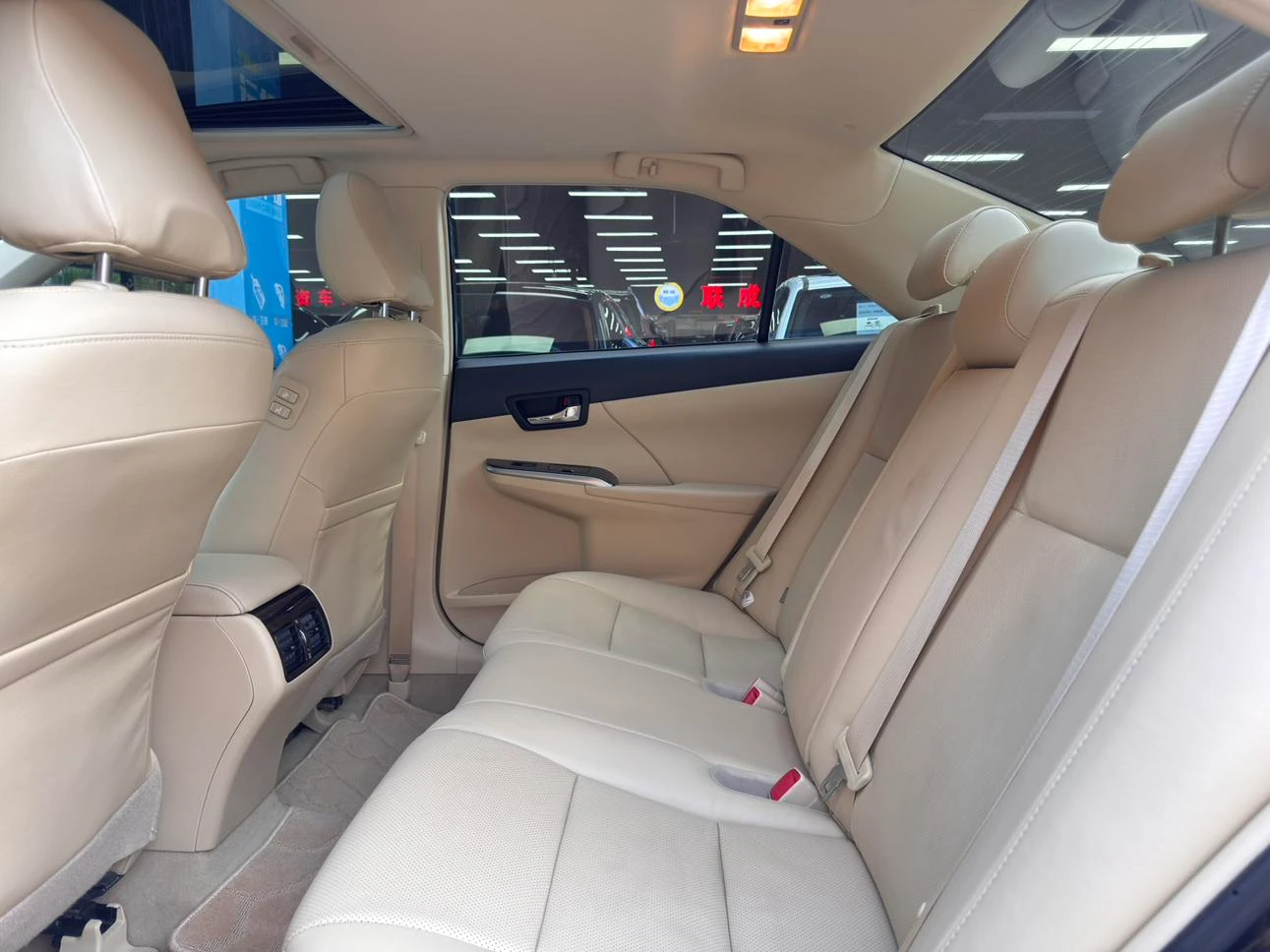 Toyota Camry, 2015 — фото 17