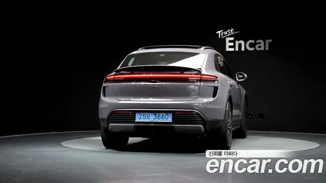 Porsche Macan EV, 2025 — фото 3