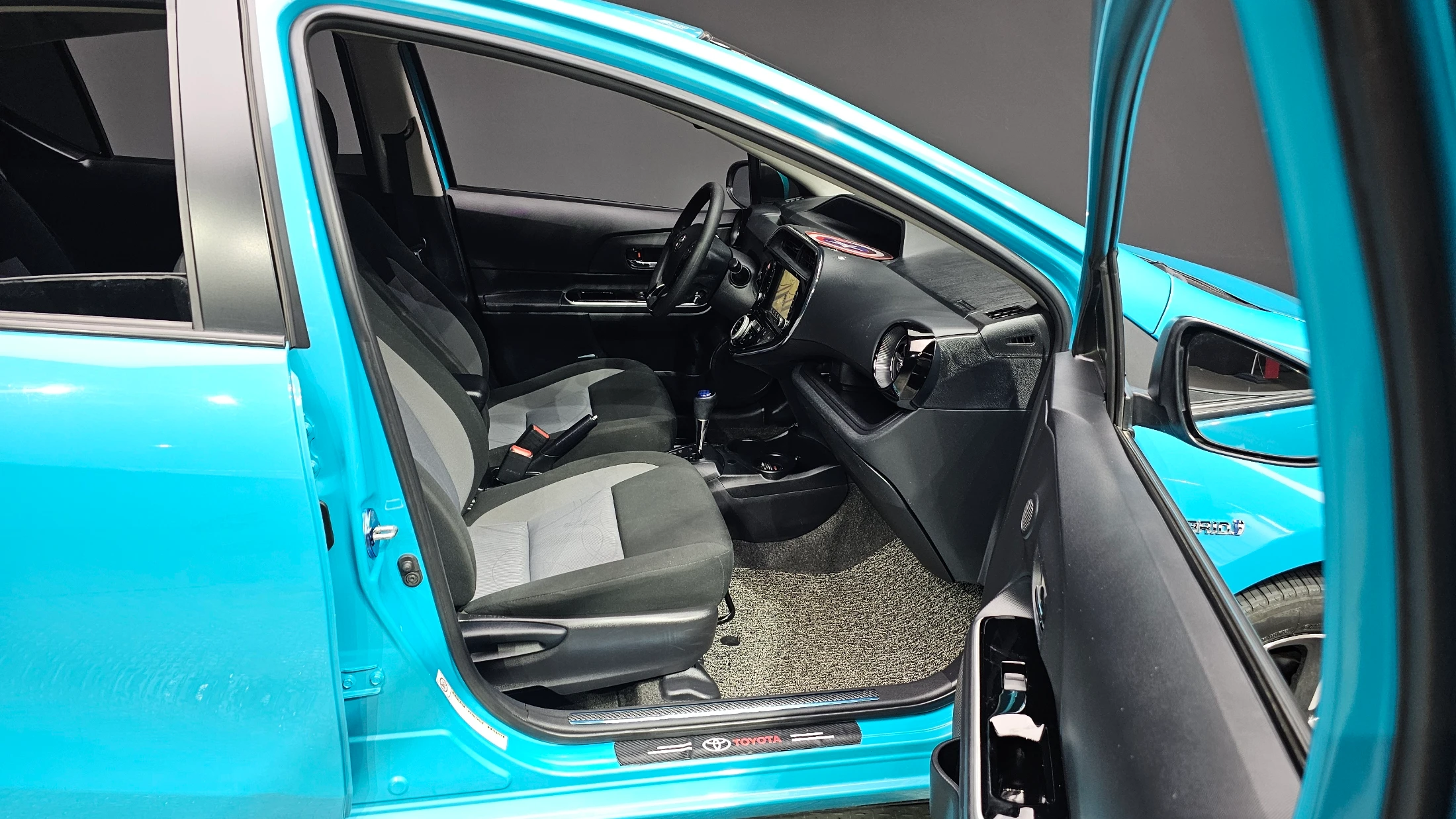 Toyota Prius C, 2018 — фото 12