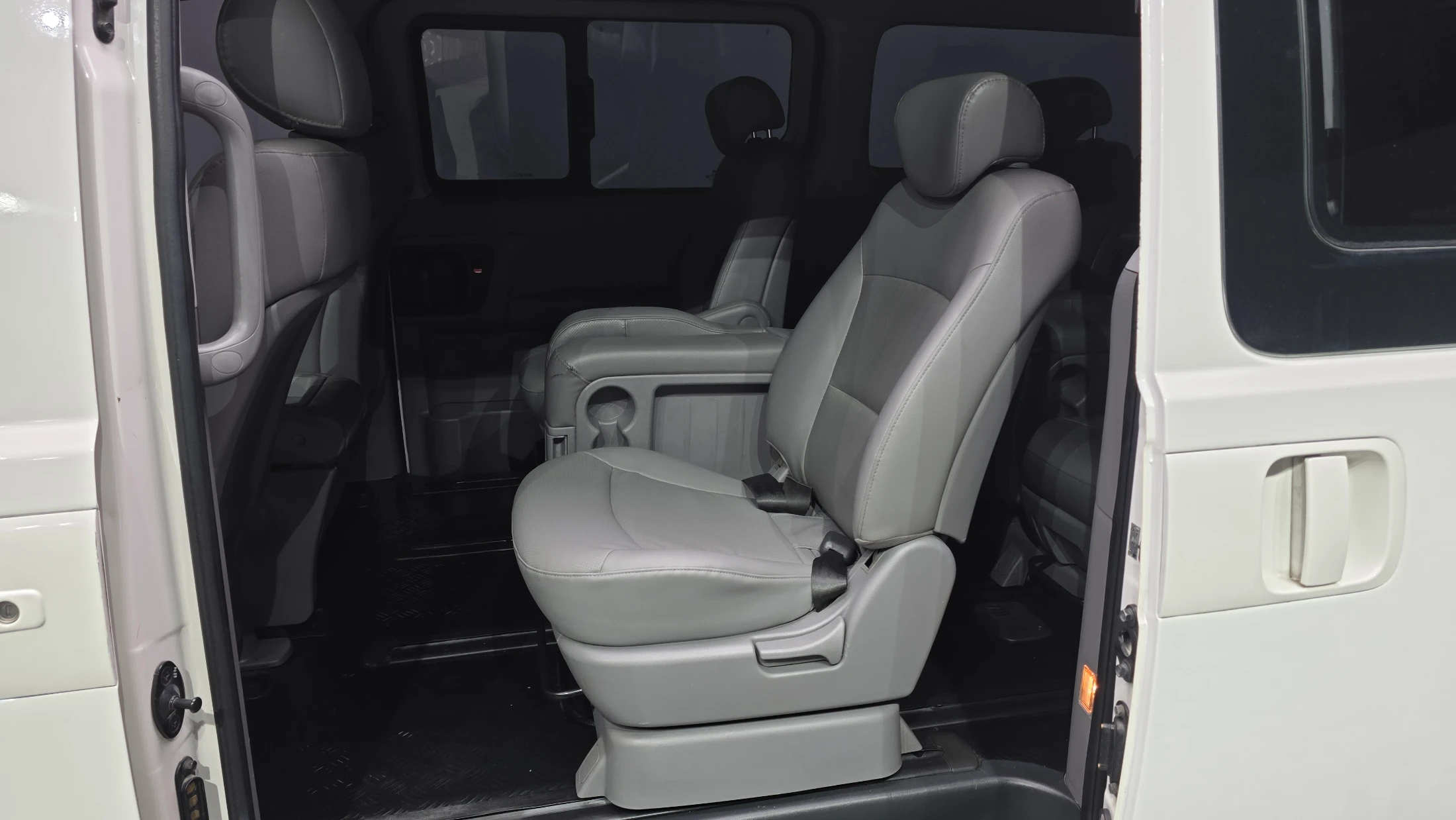 Hyundai Starex Grand Starex, 2013 — фото 26