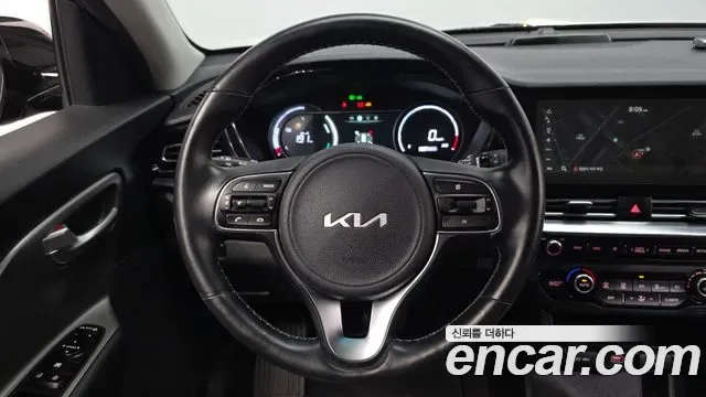 Kia Niro Plus, 2022 — фото 13