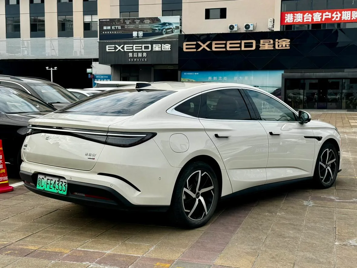 BYD Seal 07DM, 2026 — фото 3