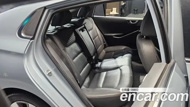 Hyundai Ioniq Ionic Electric, 2017 — фото 11