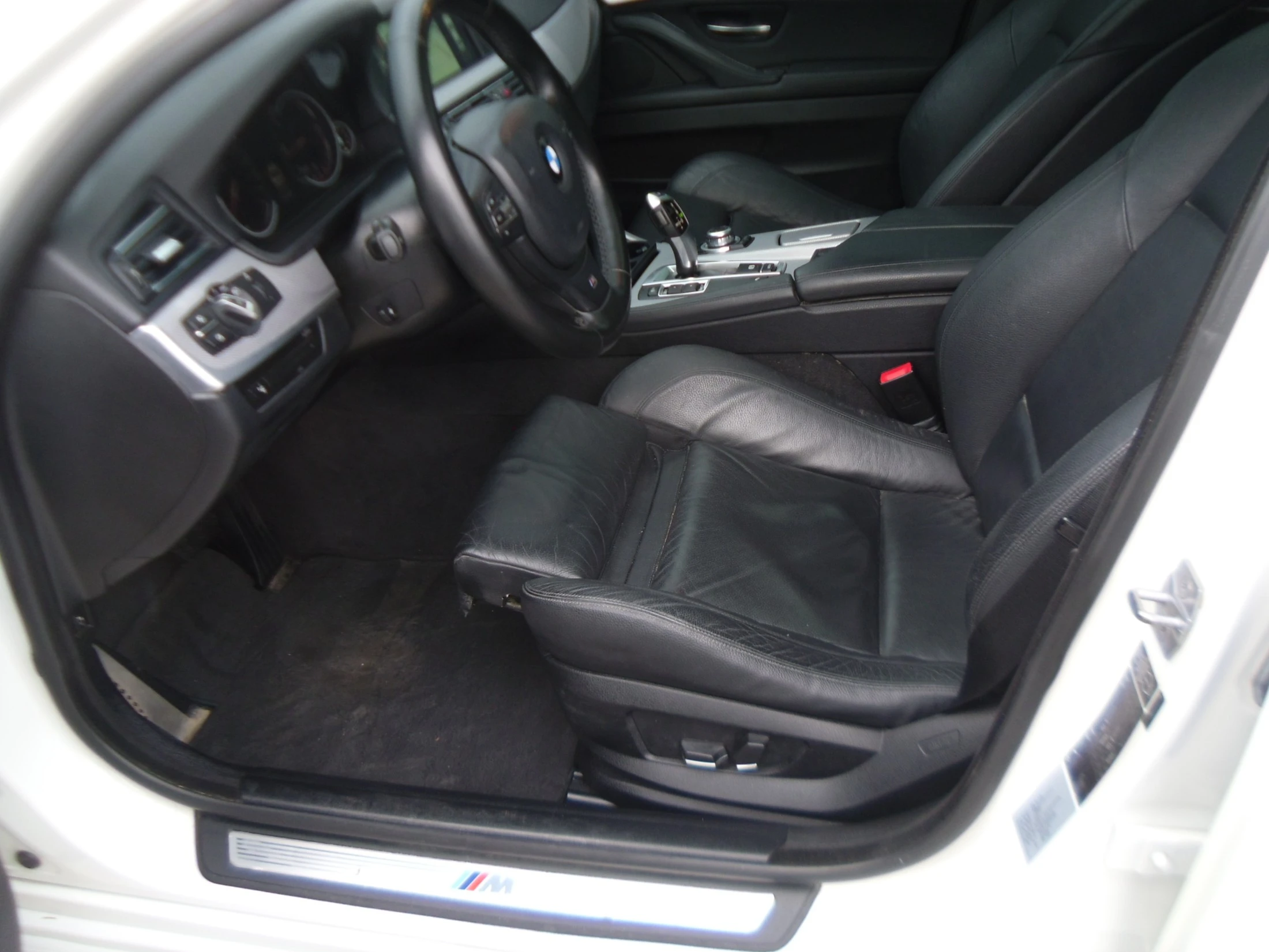 BMW 5-Series F10, 2013 — фото 11