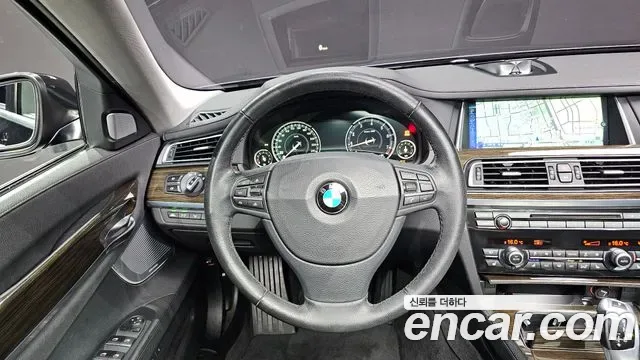 BMW 7-Series F01, 2013 — фото 13
