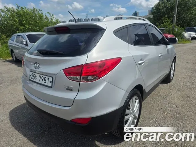 Hyundai Tucson ix, 2012 — фото 2