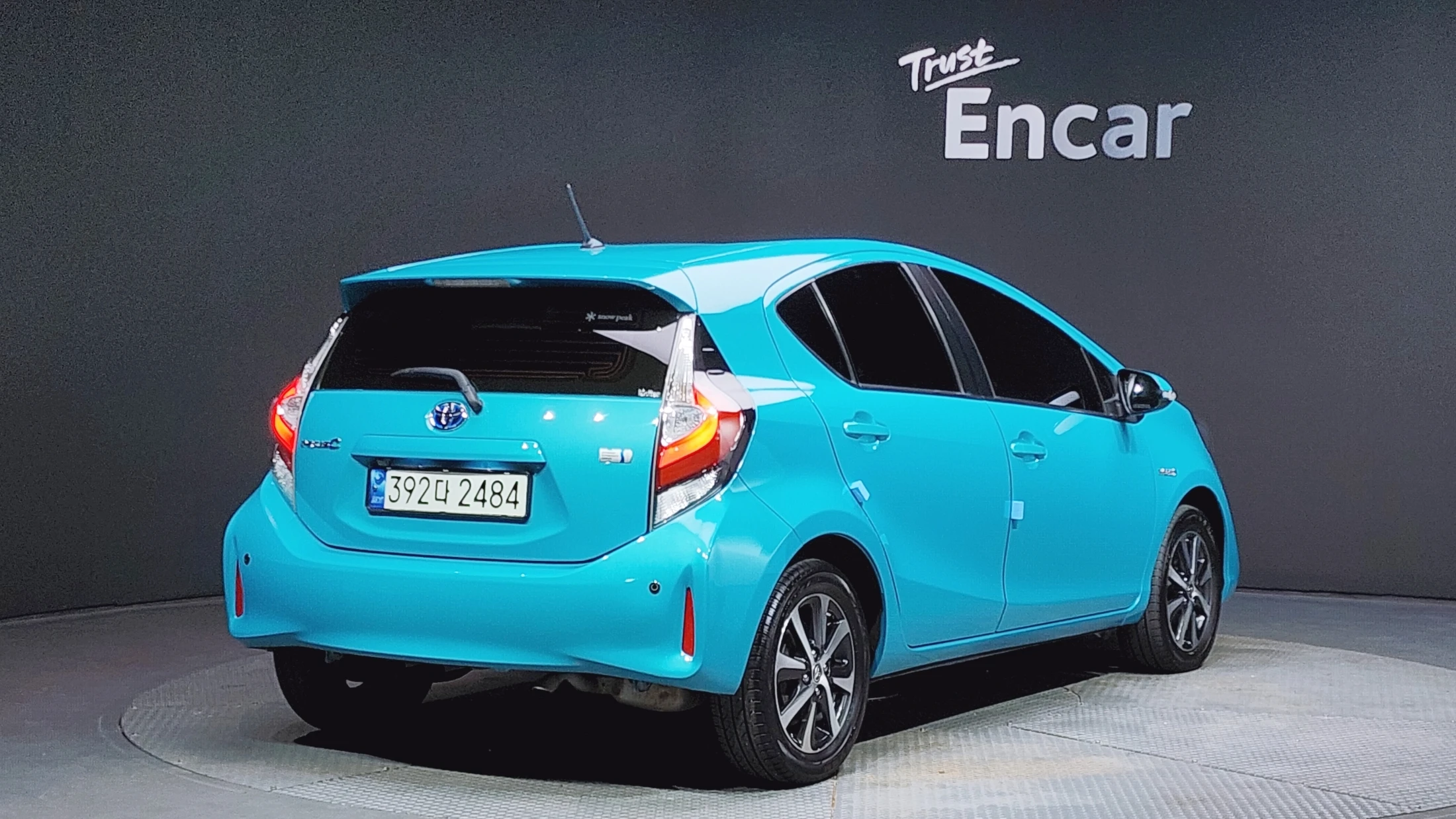 Toyota Prius C, 2018 — фото 2