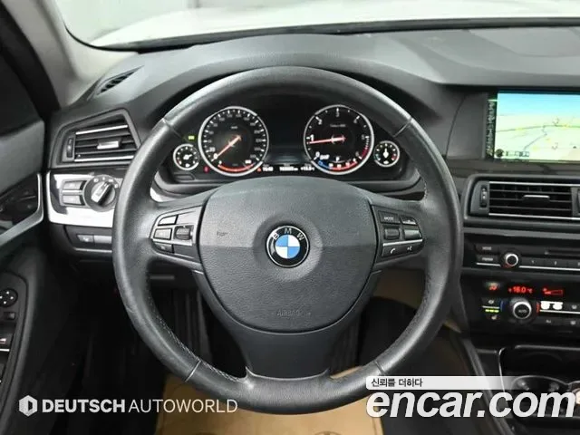 BMW 5-Series F10, 2013 — фото 13
