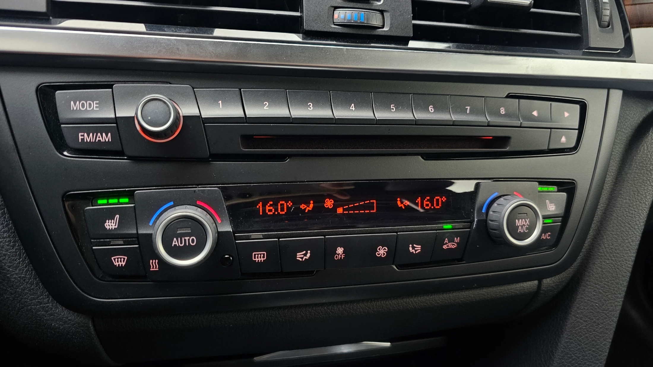 BMW 3-Series F30, 2014 — фото 17