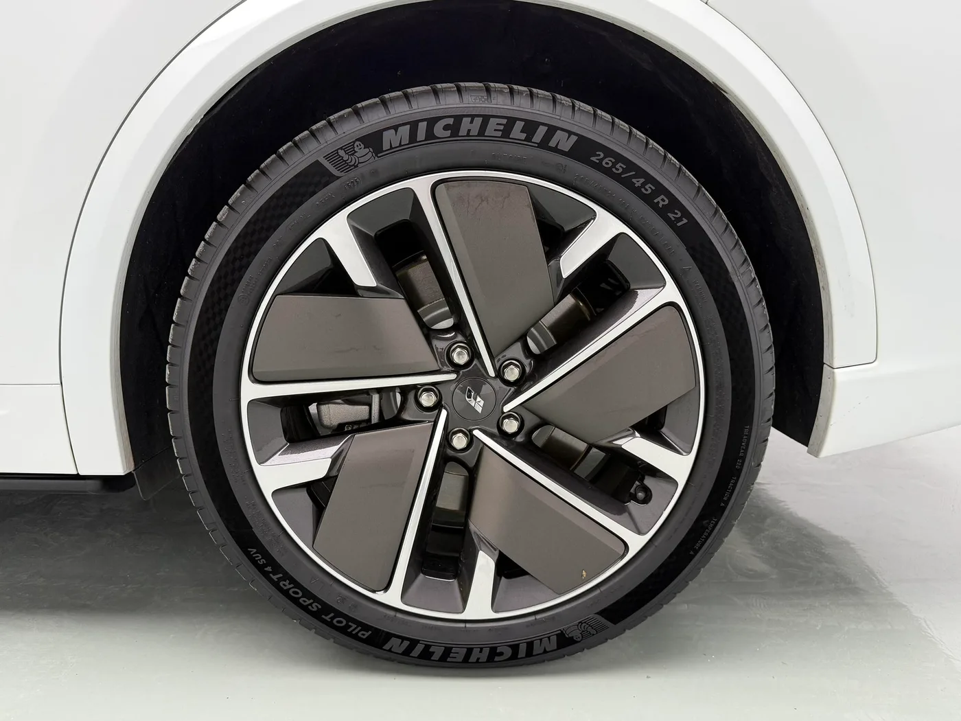 Li Auto Ideal L9, 2025 — фото 16