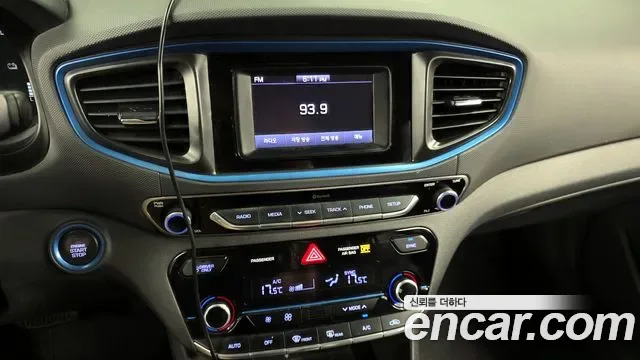 Hyundai Ioniq Ionic Hybrid, 2016 — фото 13