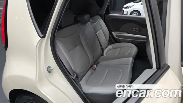 Kia Soul EV, 2017 — фото 12