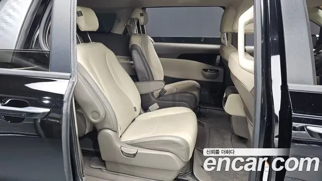 Kia Canival Carnival, 2022 — фото 11