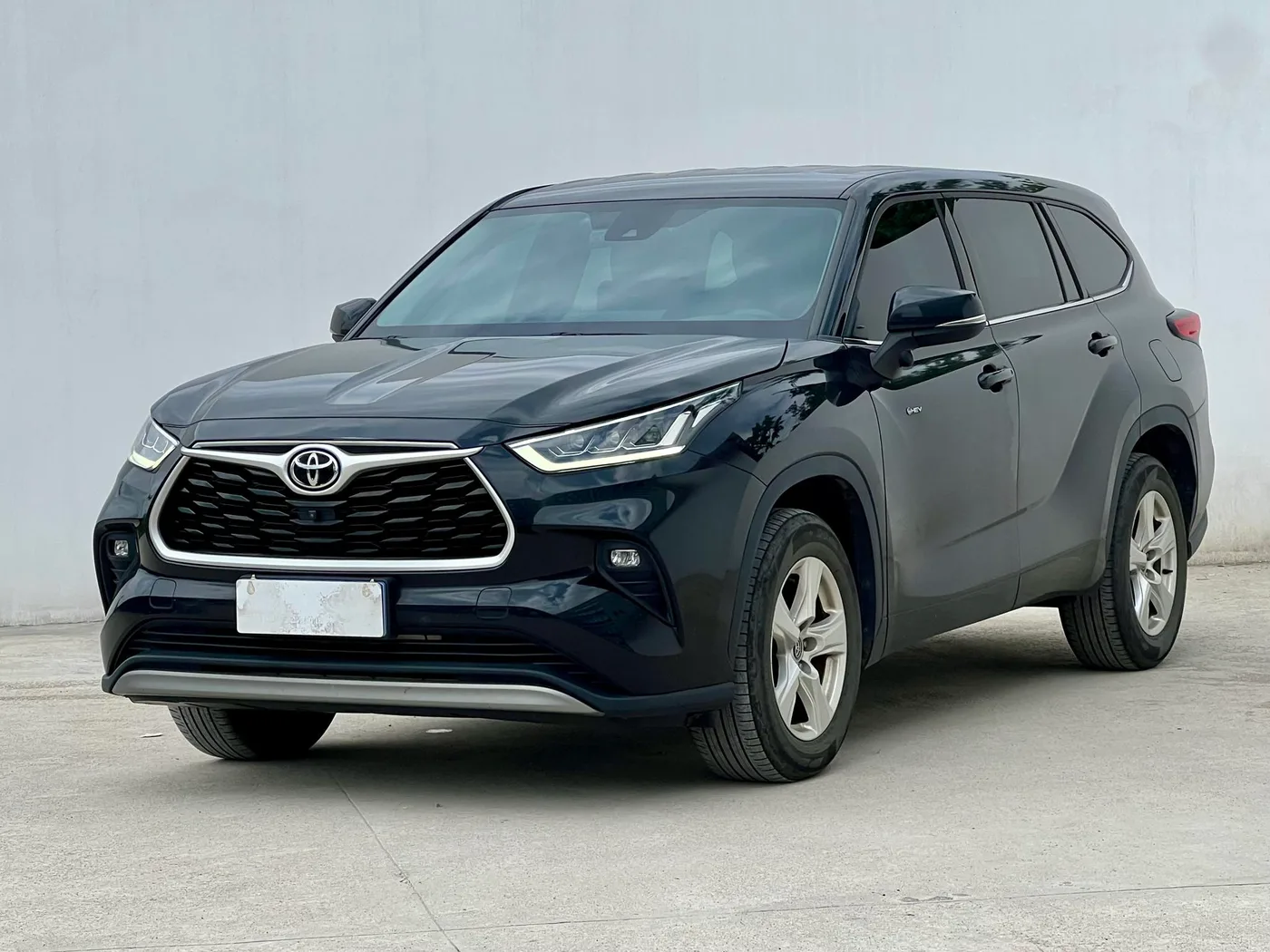 Toyota Highlander, 2023 — внешний вид автомобиля