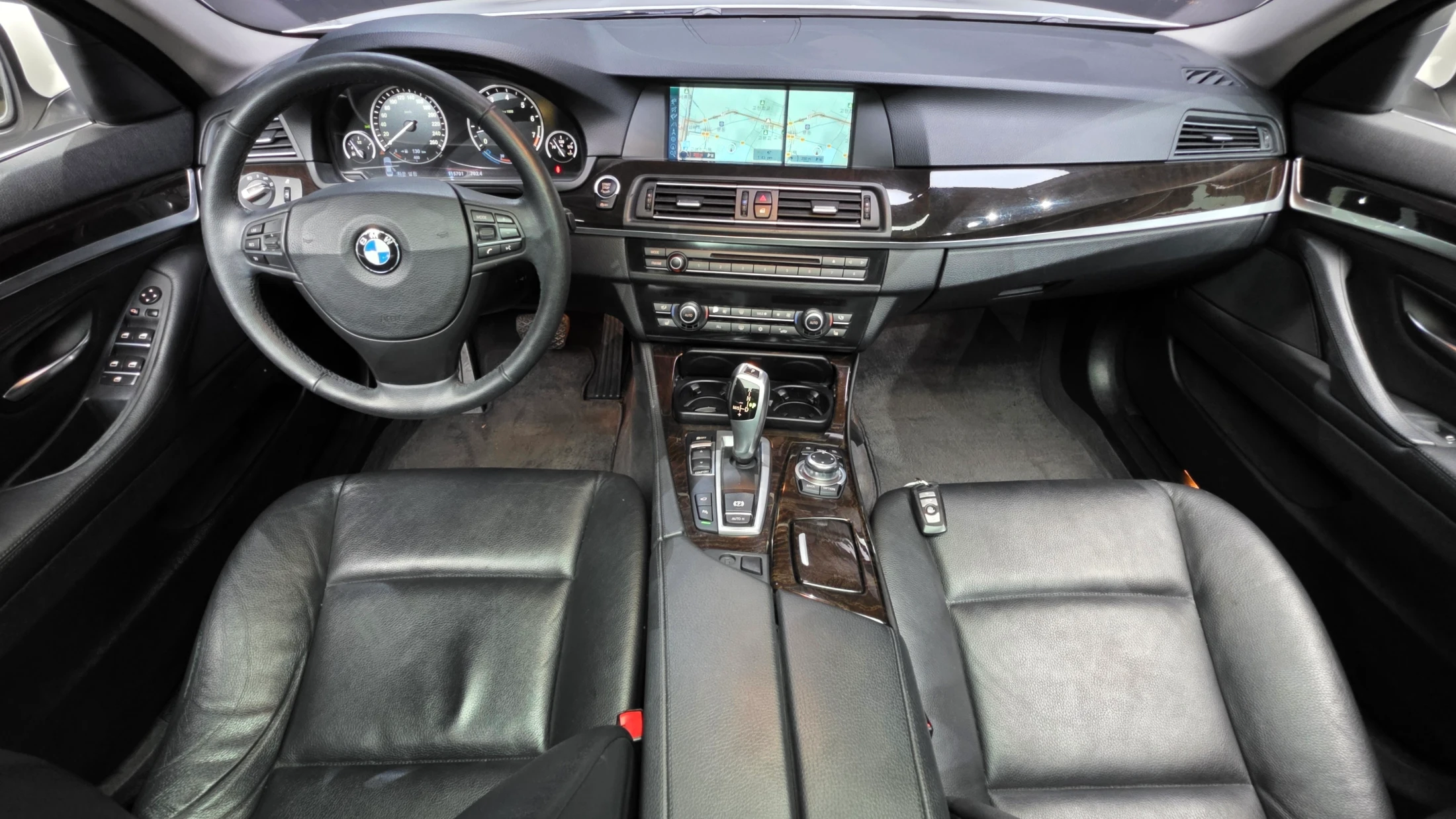 BMW 5-Series F10, 2012 — фото 7