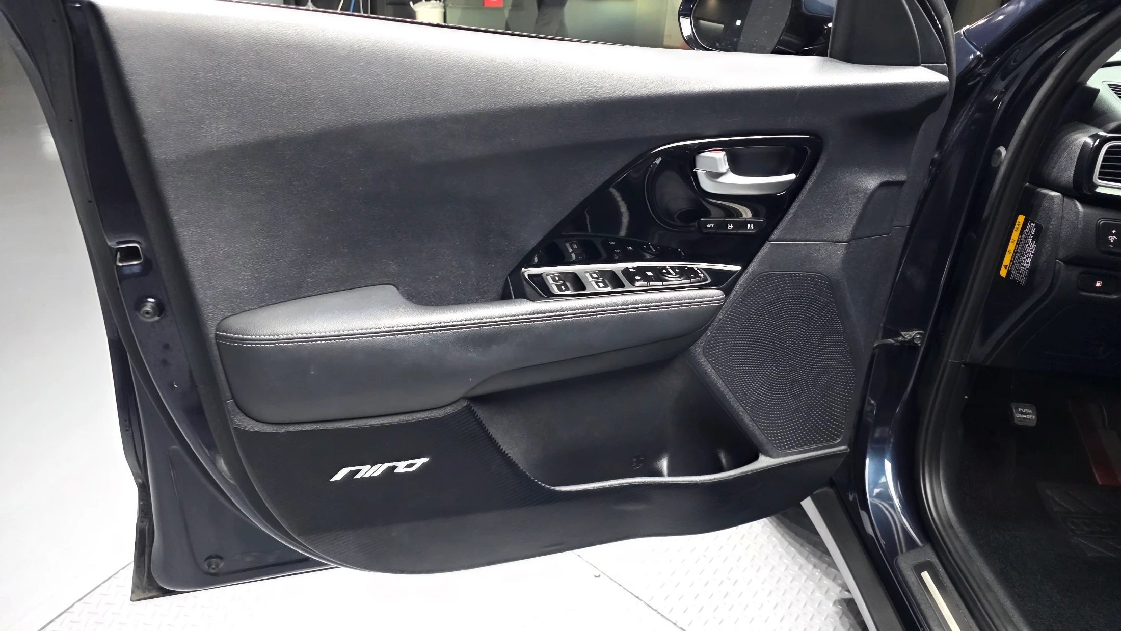 Kia Niro, 2017 — фото 24